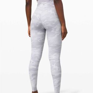 Lululemon Wunder Under 25” White Camo in size 2